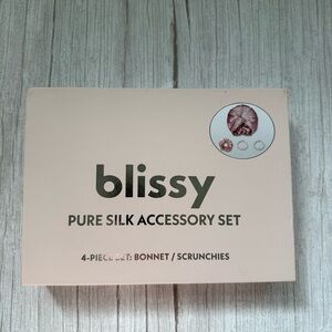 BLISSY
Women's Black 4- Piece Silk Hair Bonnet & Scrunchies Set